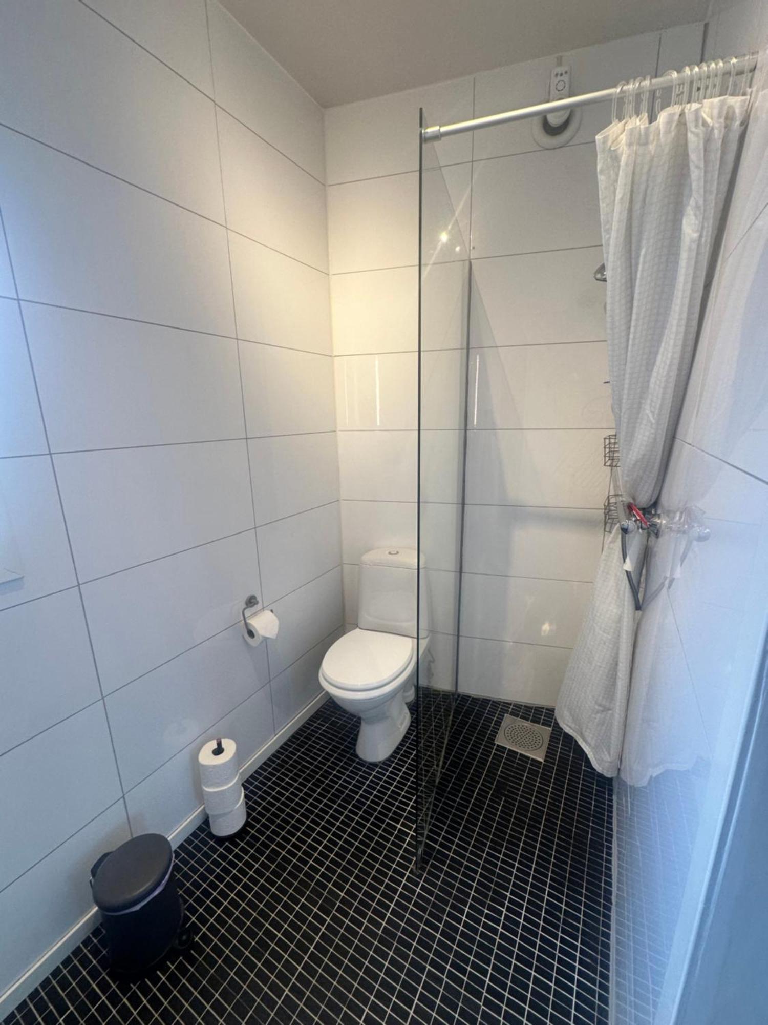 Central Spacious In Apartment *